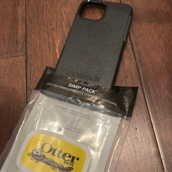 OtterBox Symmetry Series Case for iPhone 11 - Black - Picture 2 of 2